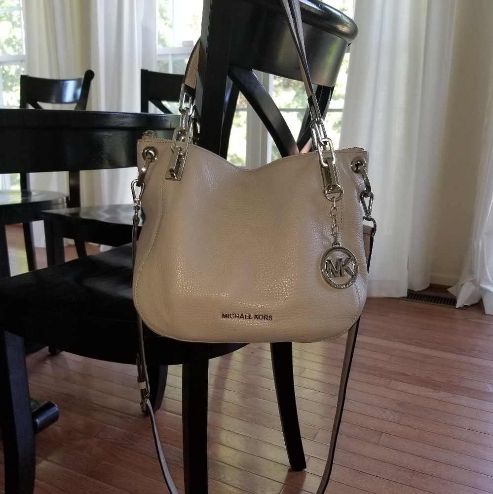 100% Authentic Michael Kors Handbag/Crossbody